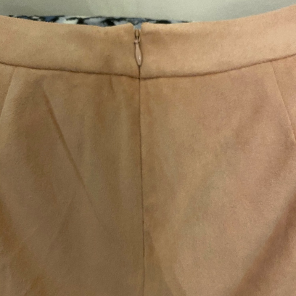 Skirt - Picture 2 of 3